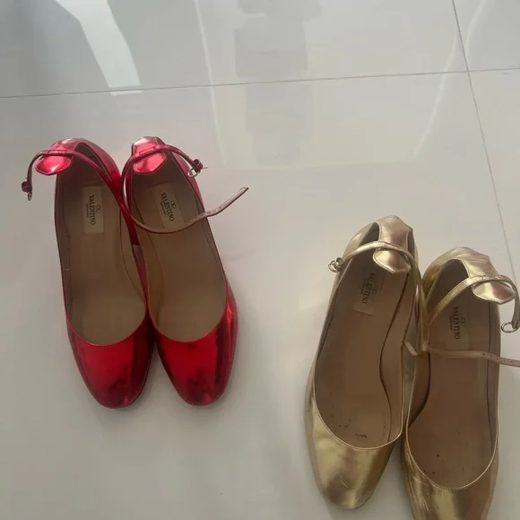 Valentino Shiny Red Heels - Picture 3 of 11